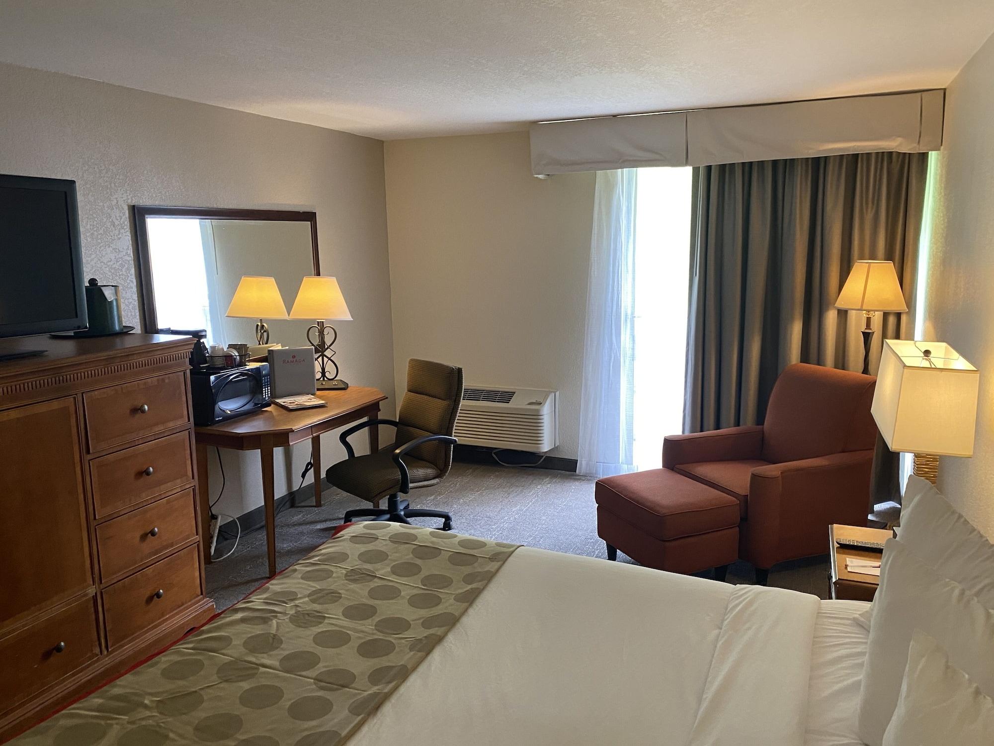 Ramada By Wyndham Albuquerque Midtown Otel Dış mekan fotoğraf