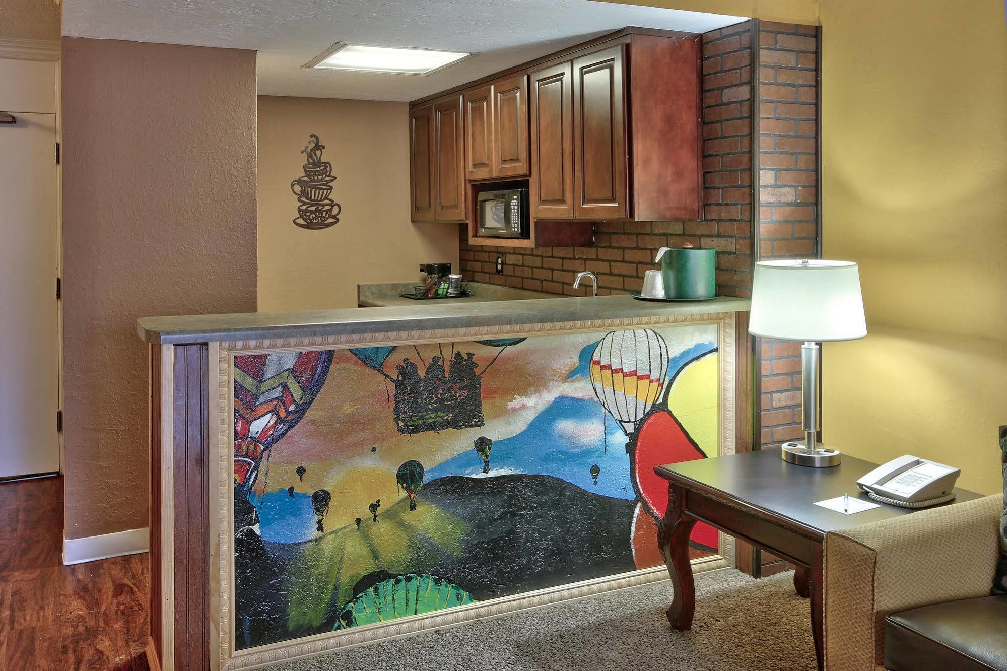 Ramada By Wyndham Albuquerque Midtown Otel Dış mekan fotoğraf